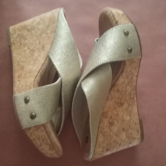 White Mountain Banner Sandals - Picture 2 of 6